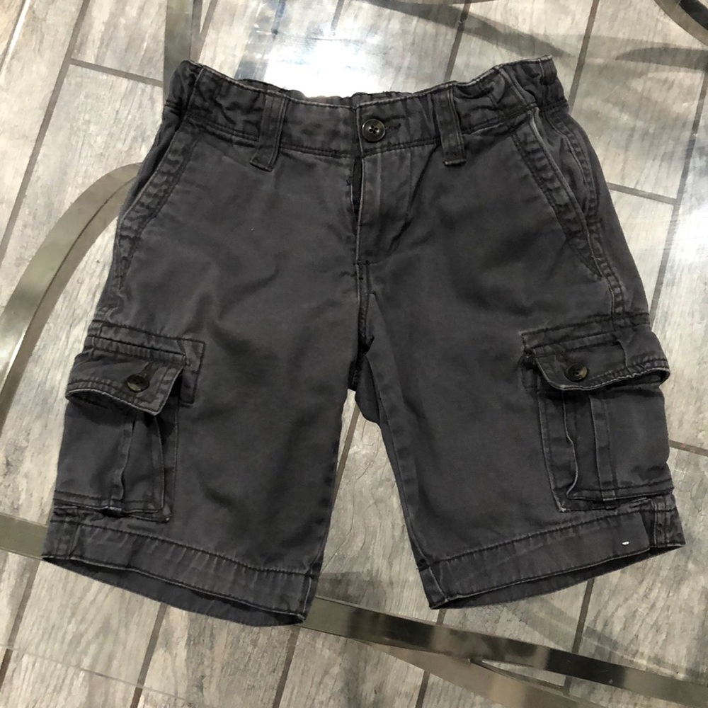 Arizona cargó shorts.